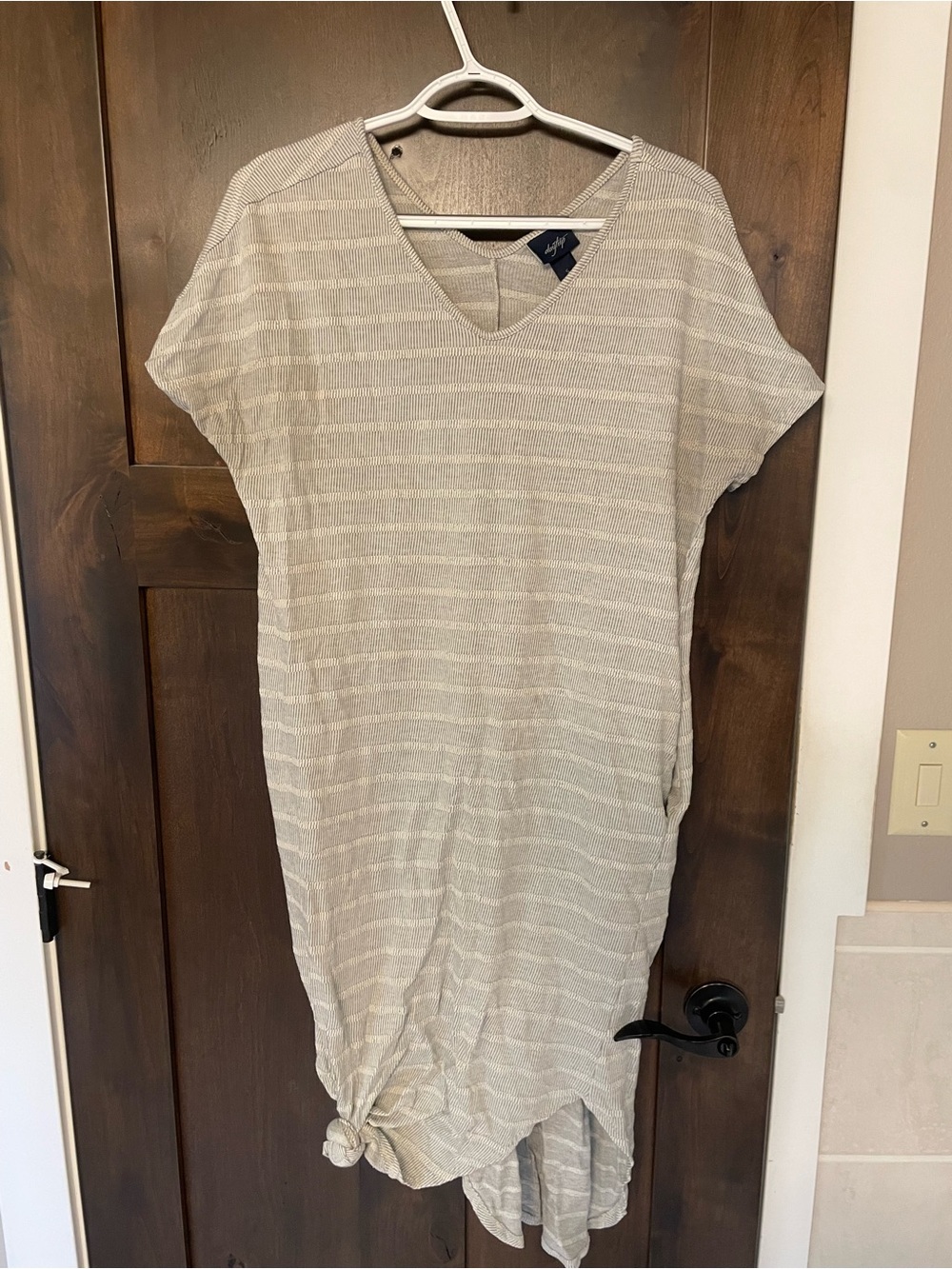 Daytrip Striped V-Neck Knit Top in Light Beige and Navy